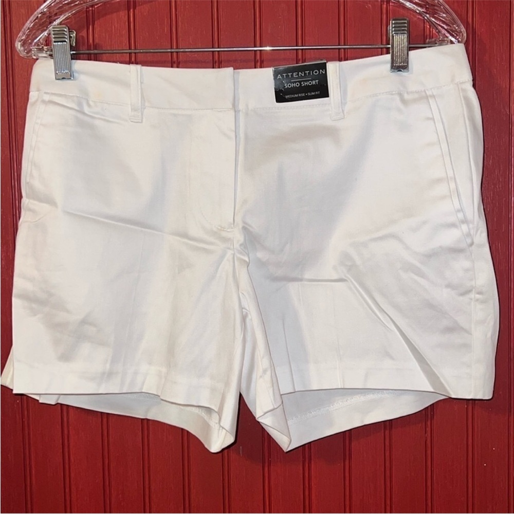 Attention Women's Classic White Bermudas